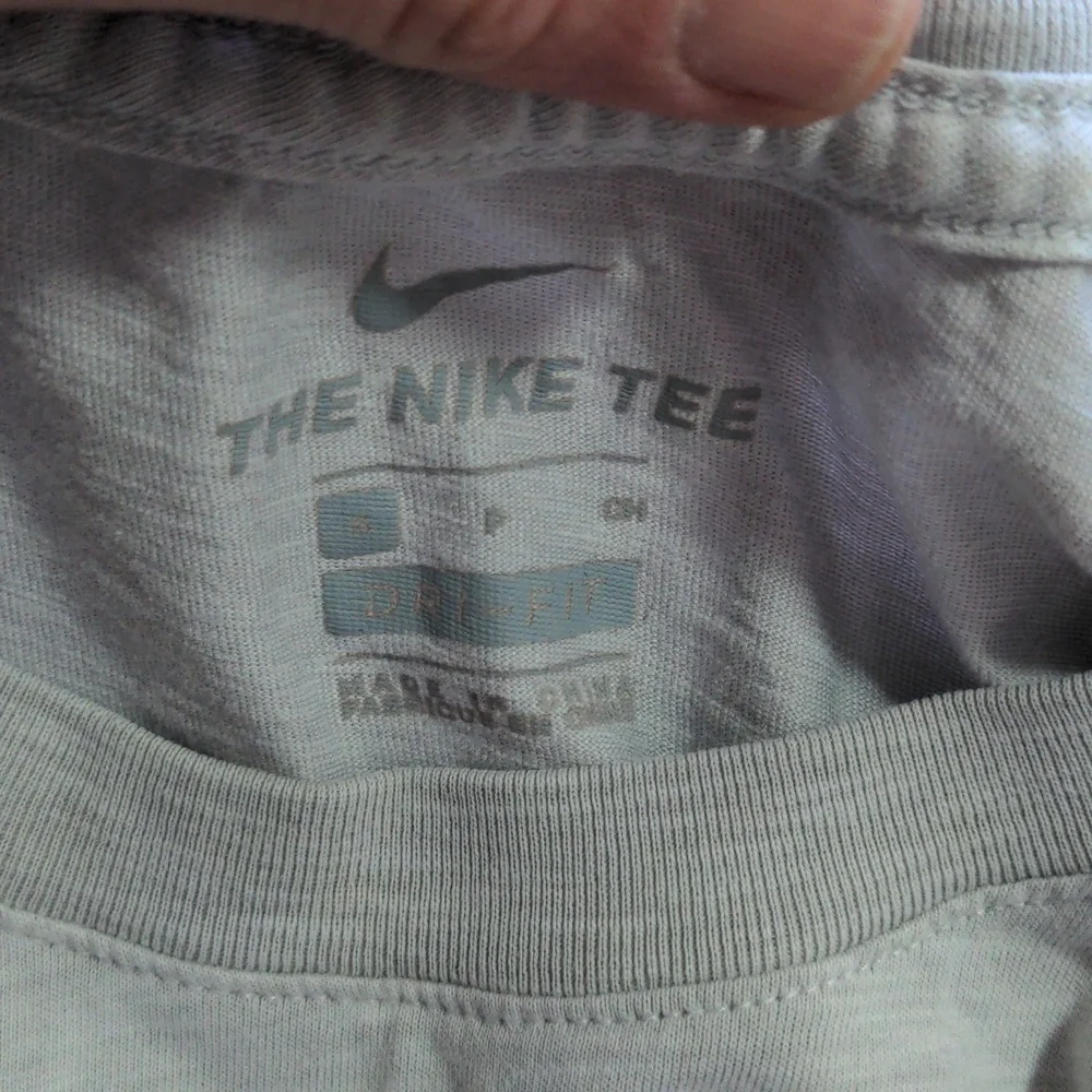 Nike middle part